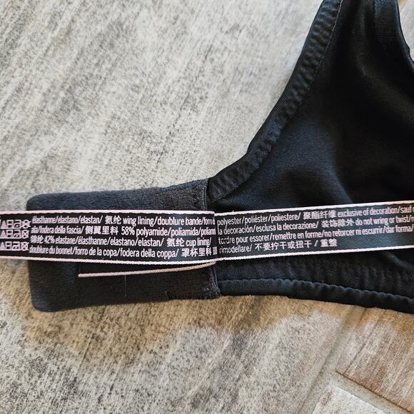 Victorias Secret Very Sexy Push Up Bra Women 34D Black Lace Underwire Date Night - Picture 10 of 10